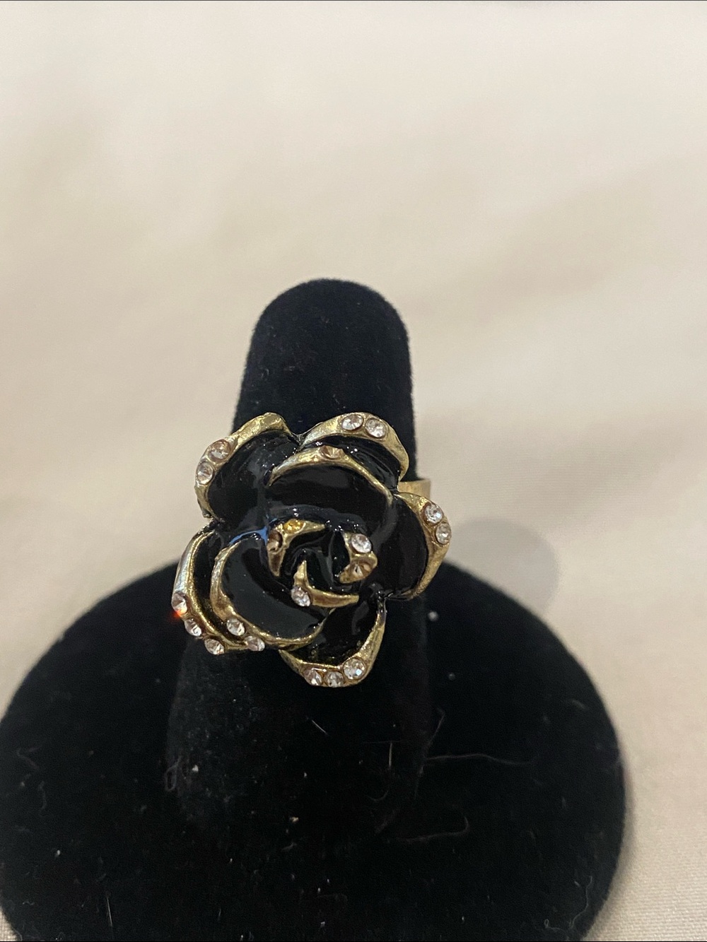 Black and Gold Rose Statement Ring - one size. Unbranded